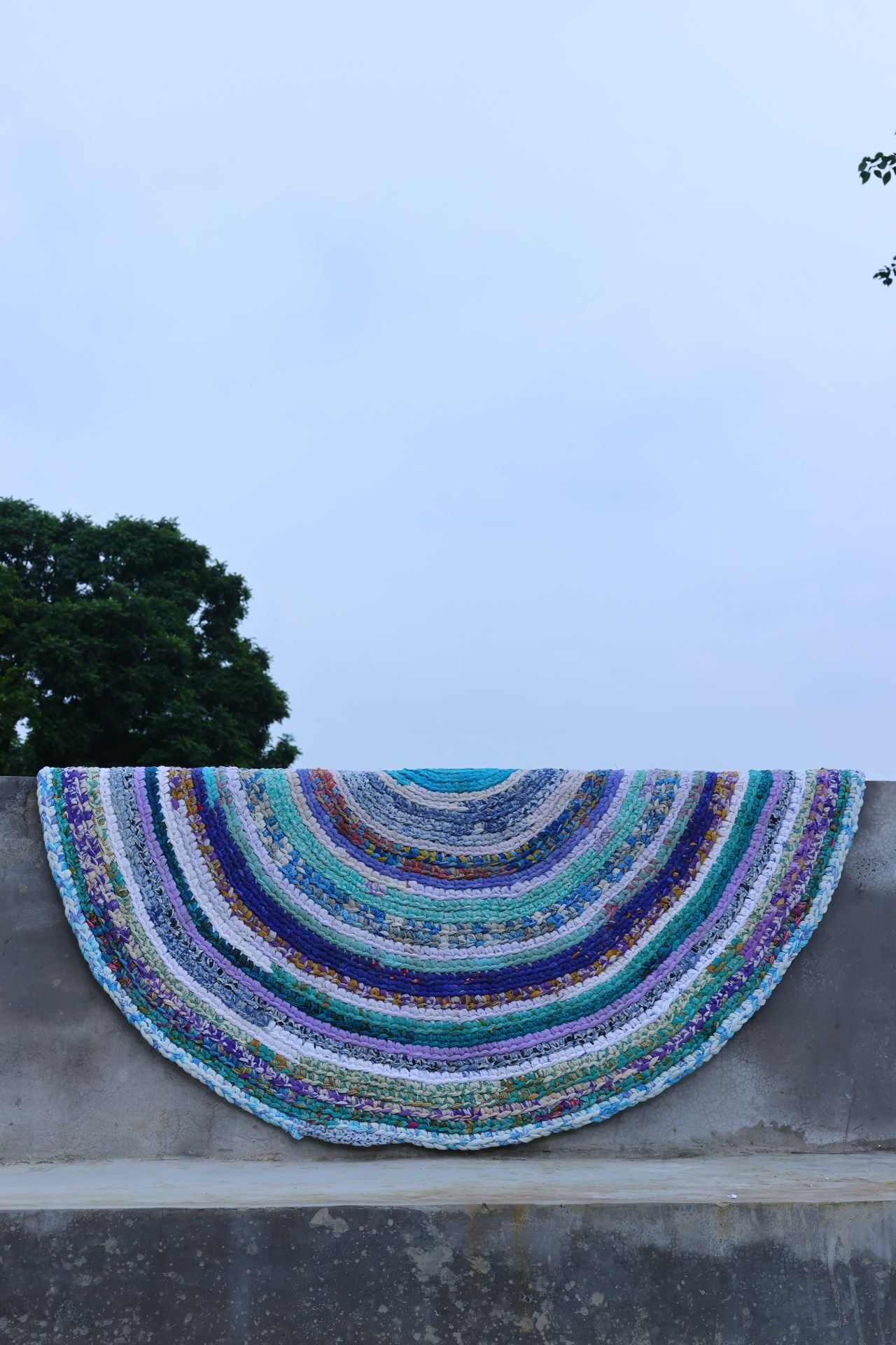 Bright Starling Rug Round Small-0048